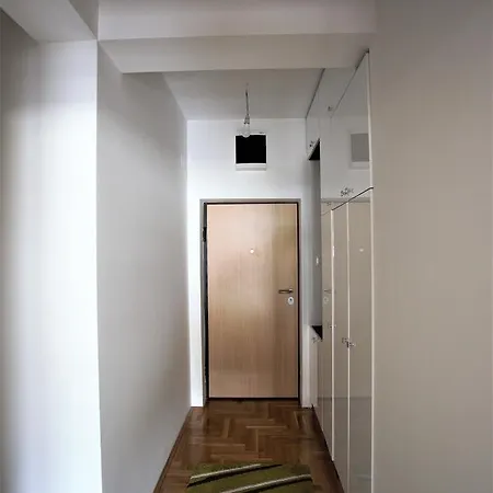 Vuka Karadzica Apartamento *
